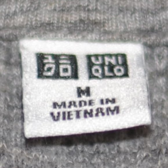 UniQlo Sweater - Picture 2 of 2